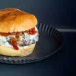 Burger mit Tomato-Bacon Jam