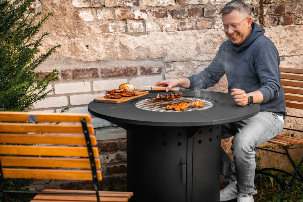 Feuertisch und Kohlegrill von Meateor - Grillfleisch