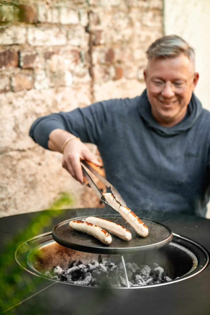 Feuertisch Kohlegrill Grillaufsatz von Meateor - Rund