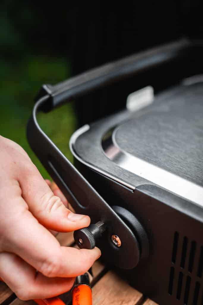 Faltbarer Gasgrill von Meateor - Tragegriffe